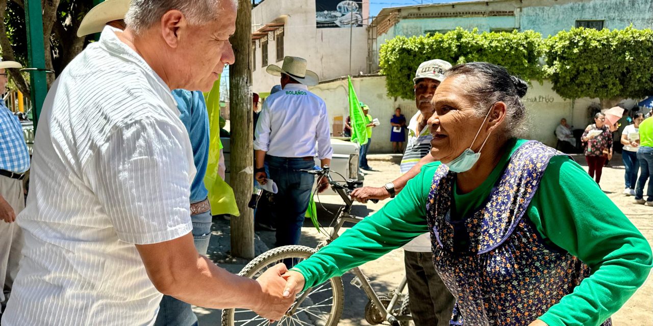“Profe Maciel” renueva compromisos durante su visita a Chichimequillas