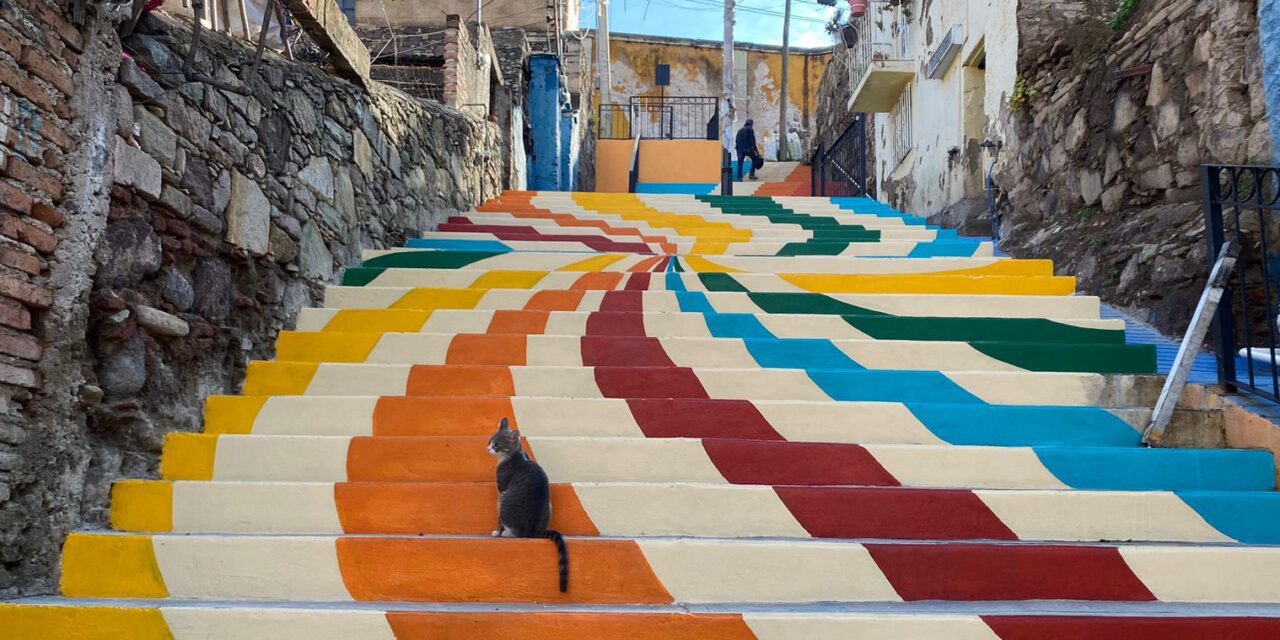Arte al pintar callejones en la capital
