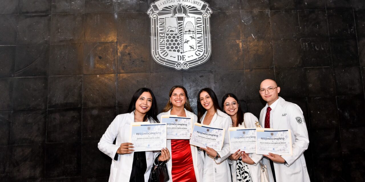 Salen de UG 79 médicas y médicos cirujanos