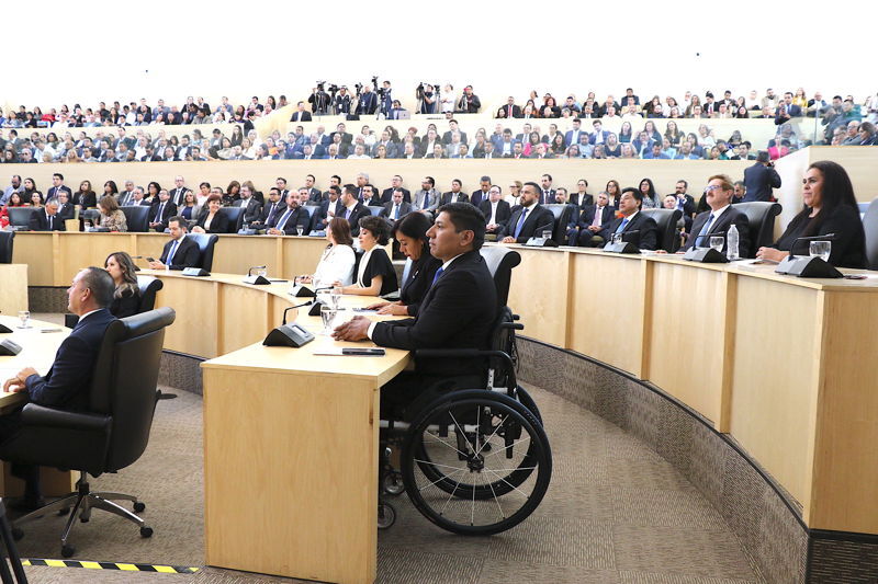 Llegan nuevos diputados al Congreso de Guanajuato, inician con enfrentamientos