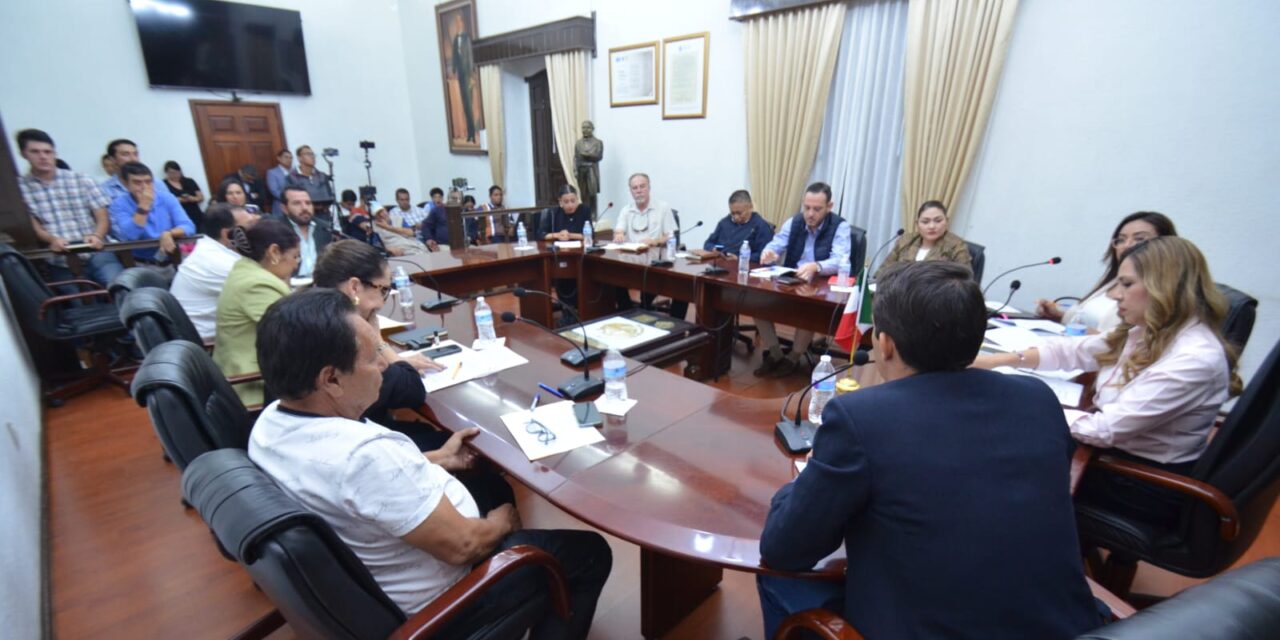 Pedirán 50 millones para salir el año en Silao; oposición asegura que sí hay dinero y exigen asistentes y secretarias