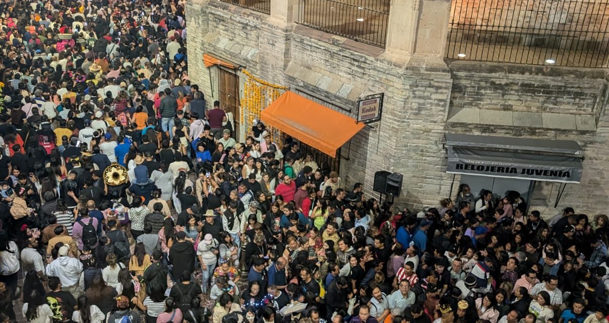 Llegan 300 mil personas en Festival de Muertos a la capital y dejaron 253 millones de pesos