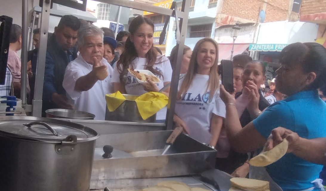 De asada y chorizo para celebrar la entrega de apoyos Mi Tienda al 100 y la rehabilitación del mercado Victoria