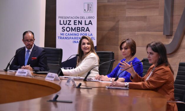 Participa IACIP en presentación de libro sobre la transparencia en México