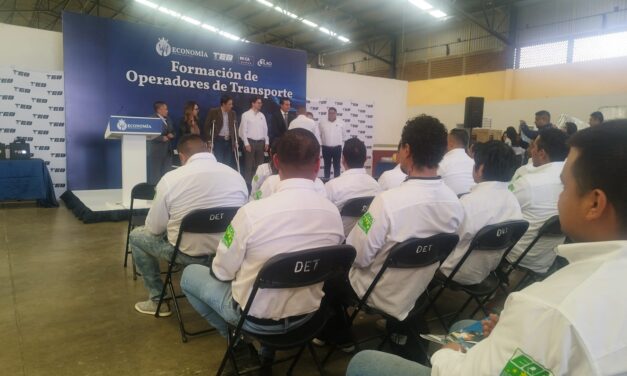Se gradúan los primeros choferes del programa  Formación de Operadores de Transporte