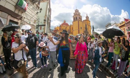 Guanajuato celebra el 28 de septiembre con desfile cívico